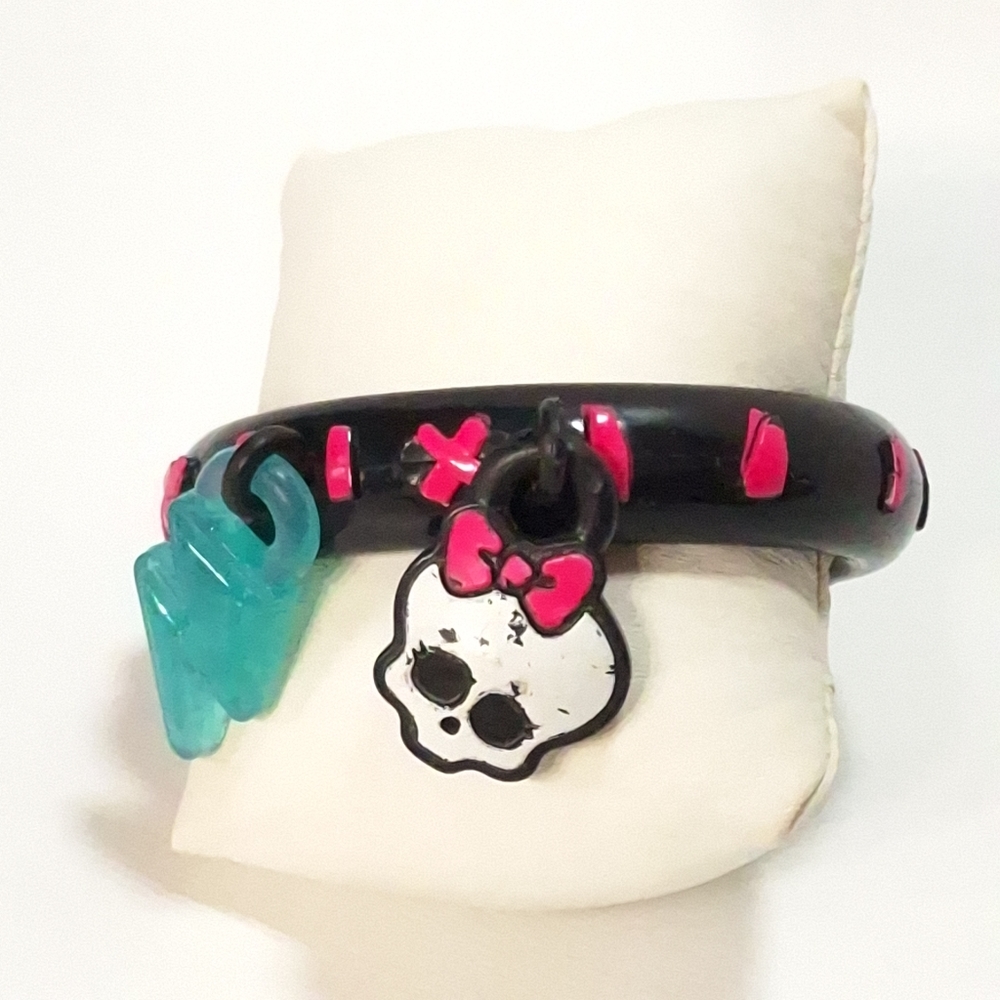 Monster High Charm Bracelet Bangle Black Pink Stitches Lightning Bolt Skullette